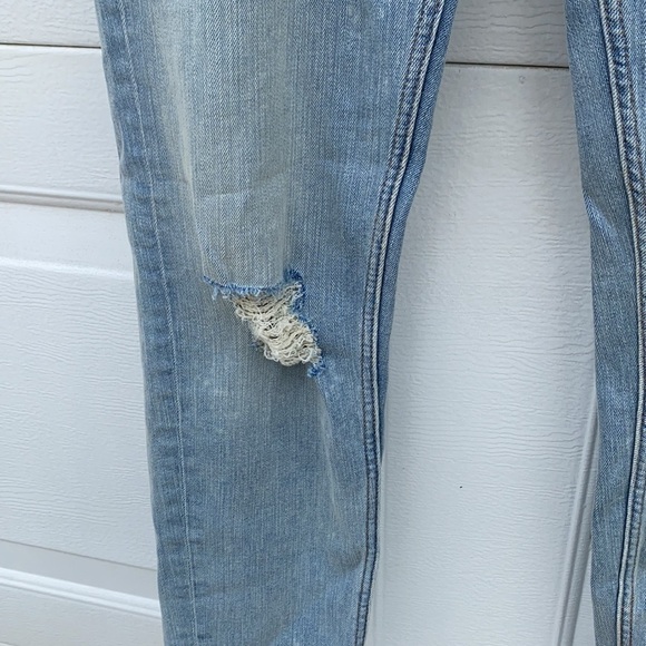 Zara Basic Z1975 Denim Light Wash Distressed Jeans Size 4 - Picture 7 of 16